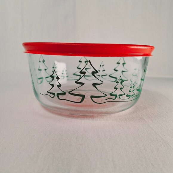 CHristmas Tree Vintage Pyrex Glass Food Bowl 4 Cup, 950 ml, with Lid - Picture 9 of 10